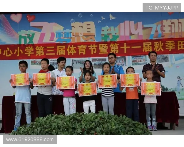 深圳网球队的拼搏之路:从默默无闻到世界锦标赛的荣耀之旅 深圳网球队的拼搏之路:从默默无闻到世界锦标赛的荣耀之旅