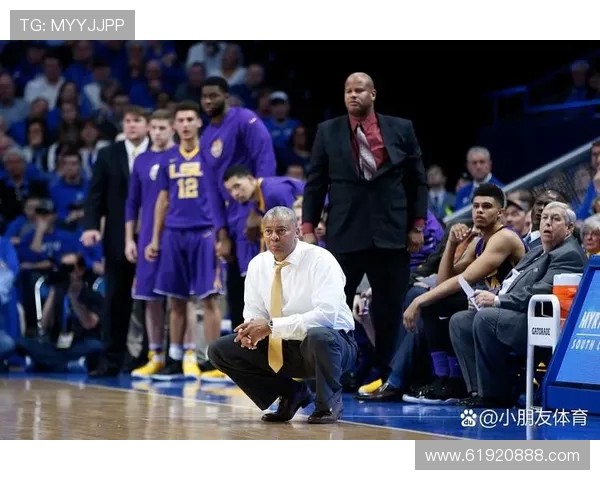 勇士队与尼克斯队激战正酣球迷期待精彩对决与惊喜表现